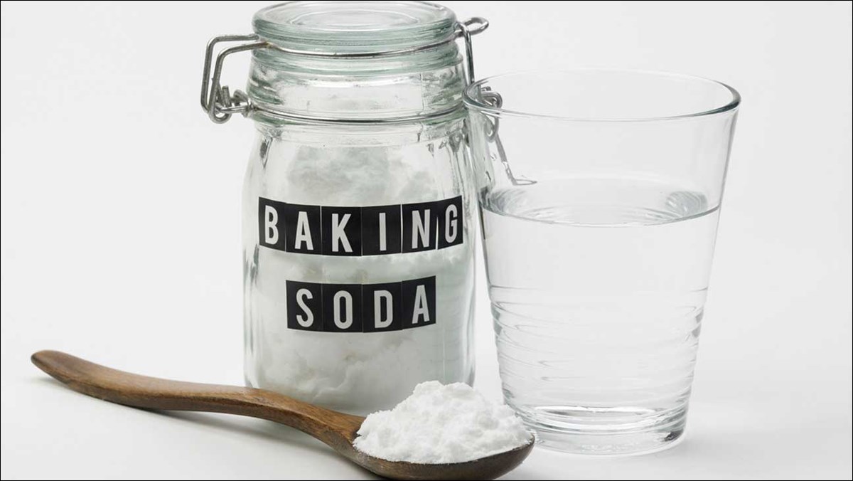 Baking Soda được sử dụng nhiều trong đời sống hàng ngày vì những khả năng tuyệt vời mà nó mang lại. Ảnh dienmayxanh